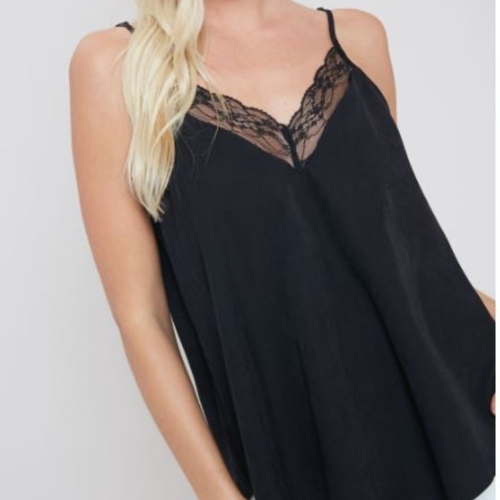 ee:some - LACE TRIM ROUNDED HEM CAMI